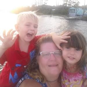 Meet your Posher, Cynthia